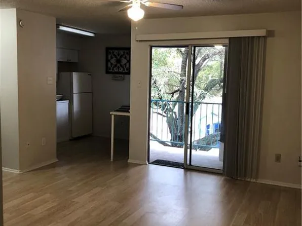 1840 Burton Dr APT 211, Austin, TX 78741