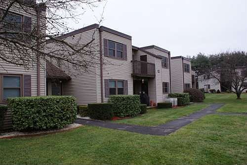 1st image of 1006 Twin Circle Dr