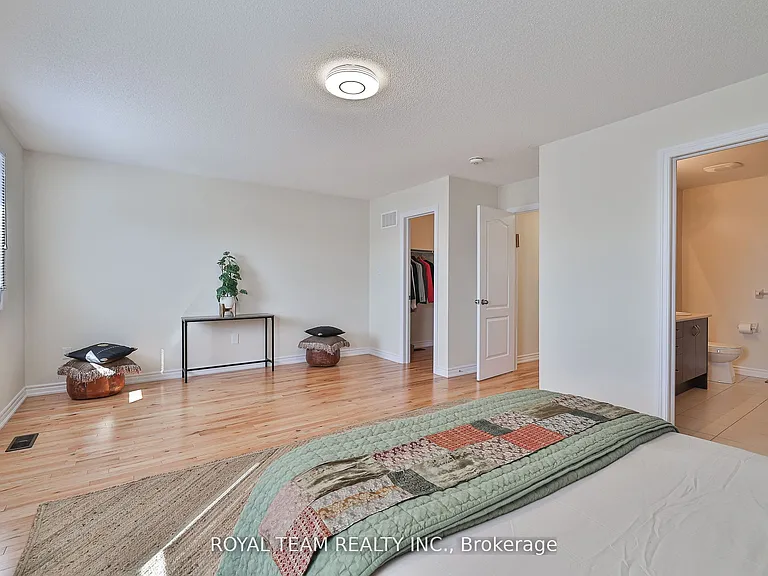 1246 Peelar Cres — Photo 16