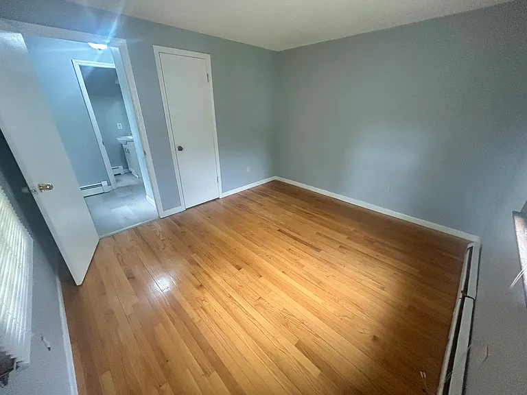 204 School St — Photo 13