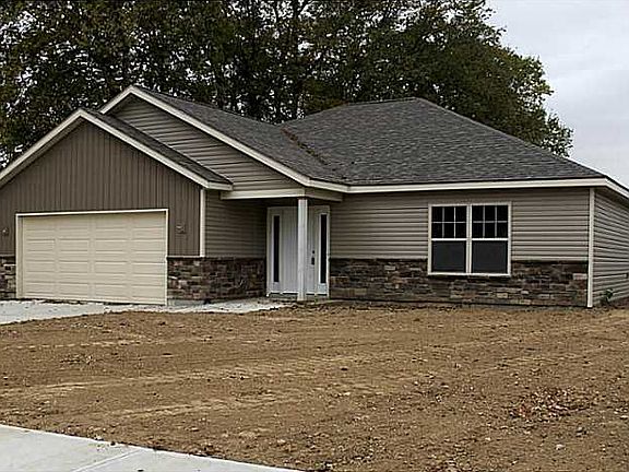 2nd image of 1736 Saratoga Dr