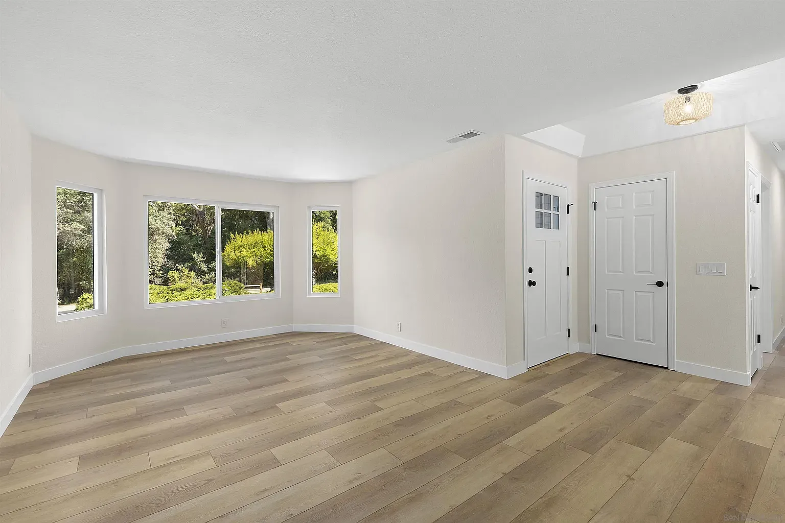 3 bed, 1443 sqft, $4,200 — Photo 1