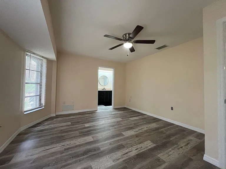 18090 Avonsdale Cir — Photo 19
