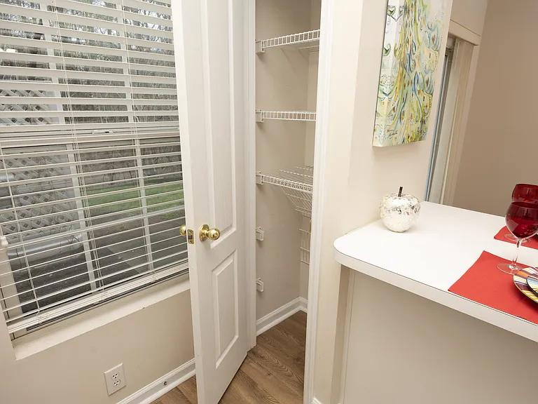 327 Orchard Park Dr — Photo 14