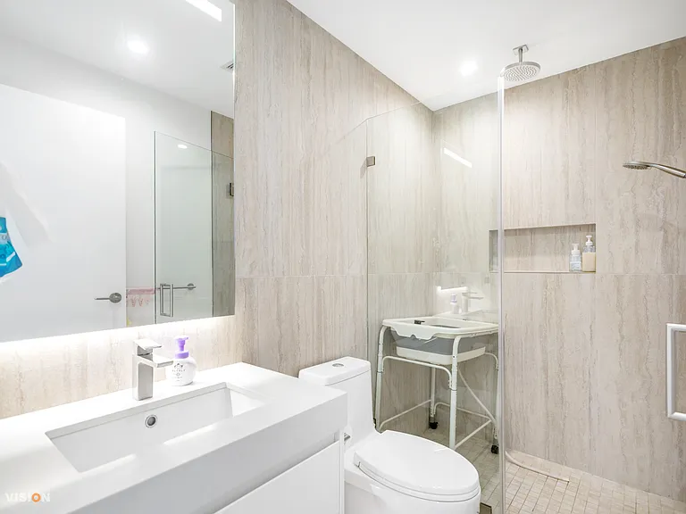 7433 Cambie St #2105 — Photo 8