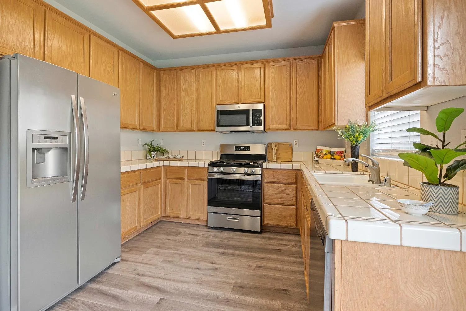 3 bed, 1578 sqft, $2,900 — Photo 1