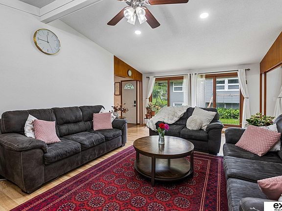 4th image of 8315 Templeton Dr