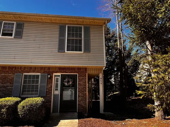 858 E Sherwood Hills Dr, Bloomington, IN 47401