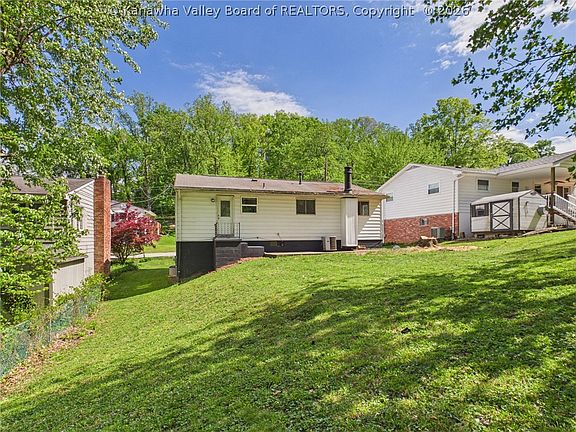 4th image of 899 Upton Dr