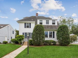 39 Auldwood Rd, Stamford, CT 06902