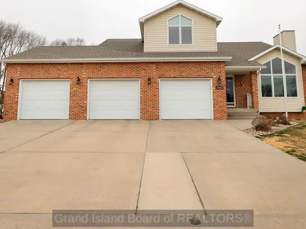 2522 Parkview Dr, Grand Island, NE 68801