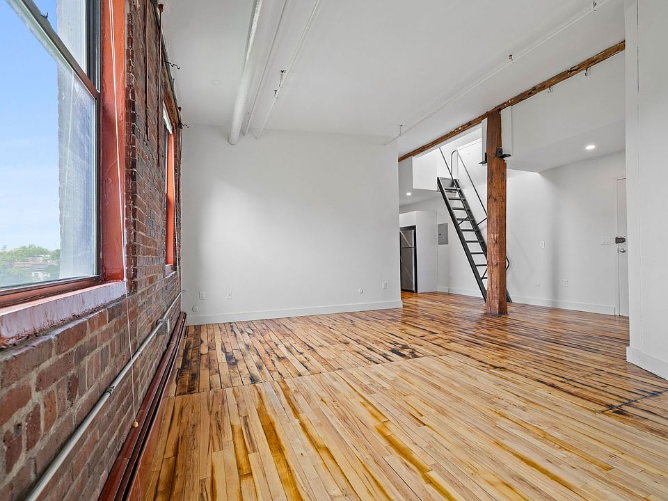 Building Photo 5