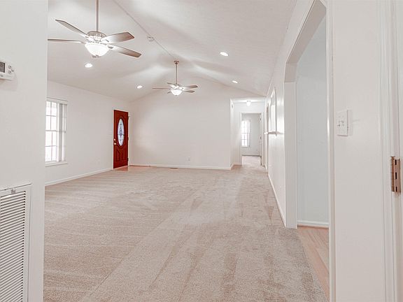 5th image of 301 Cassidy Dr