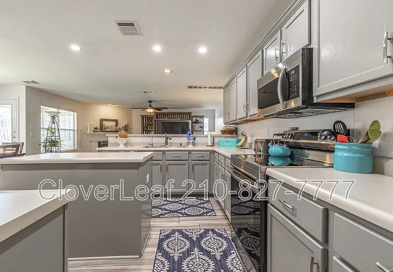 9715 Justice Ln — Photo 15