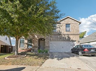 2812 Merry View Ln, Fort Worth, TX 76120