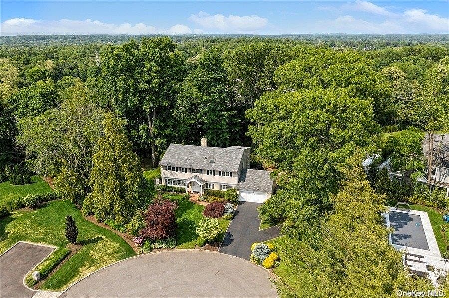 1st image of 15 Lawn Drive