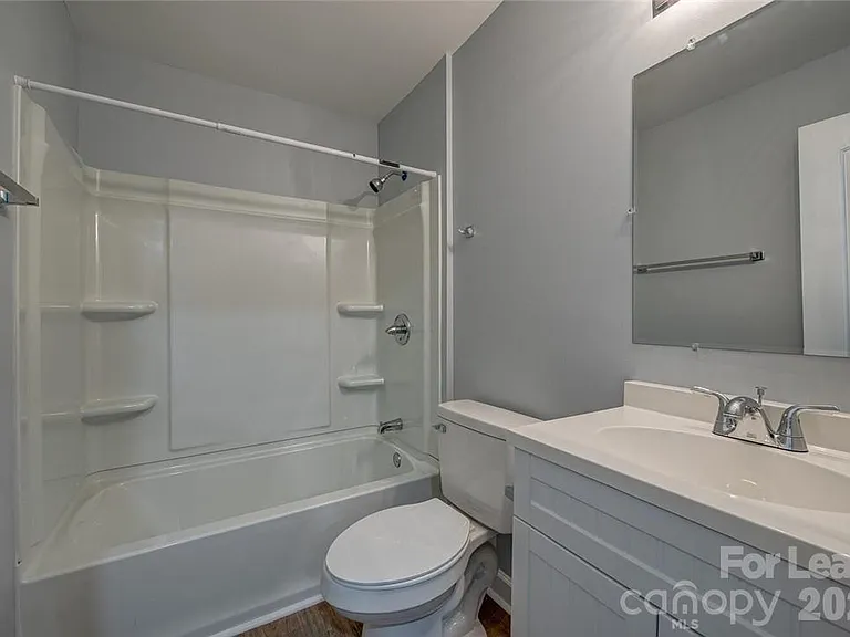 1048 Avondale Rd #17 — Photo 7
