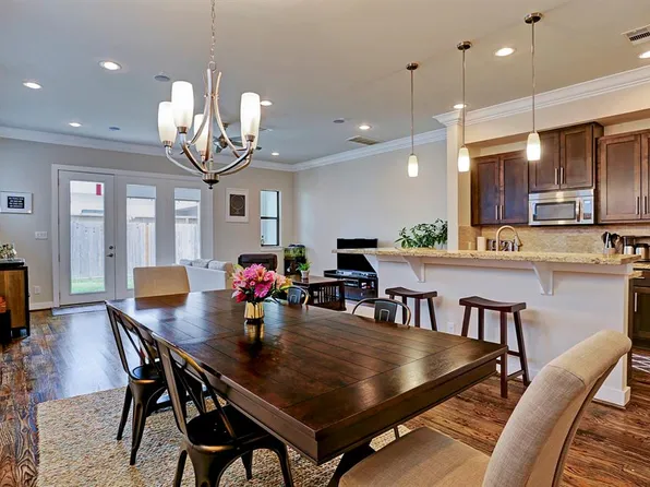 1509 Birdsall St, Houston, TX 77007