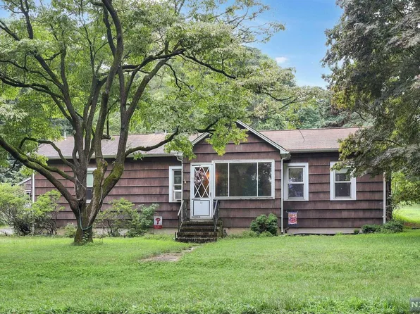 50 N Railroad Ave, Mahwah, NJ 07430