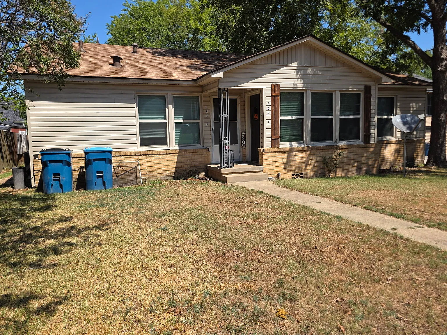 2 bed, 1.0 bath, $875 — Photo 1