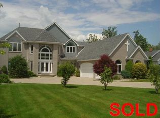 5527 E River Rd, Grand Island, NY 14072