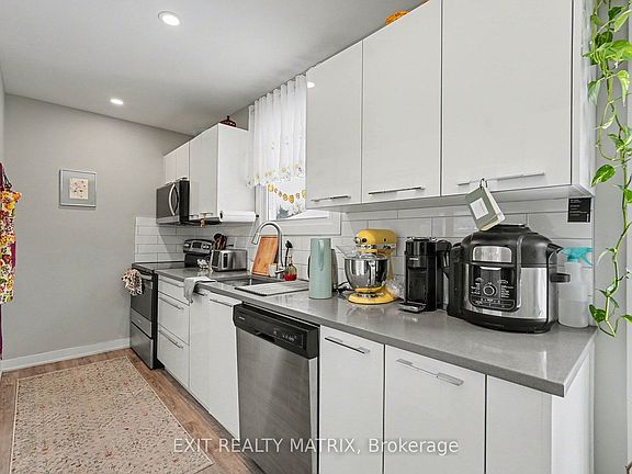 3rd image of 91 Sheldrake Dr
