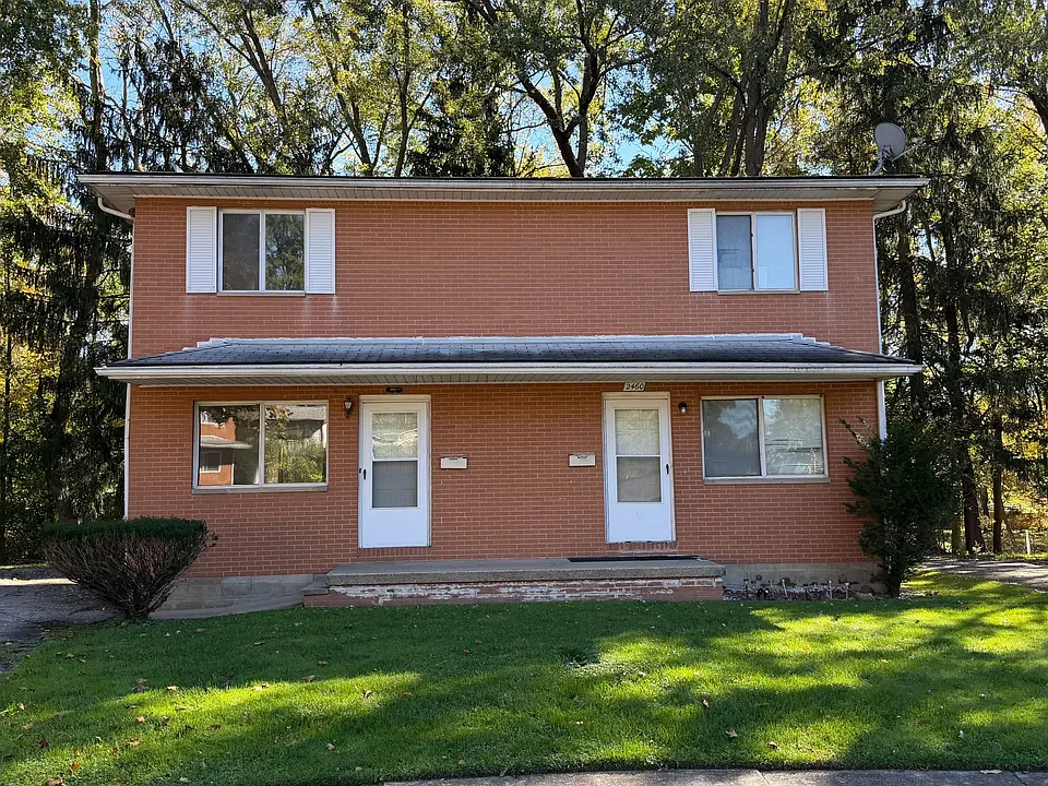 2462 Eastlawn Ave