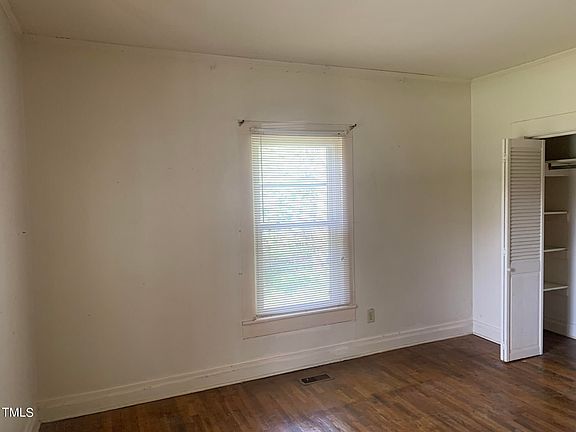 4th image of 613 Orange Heights Loop