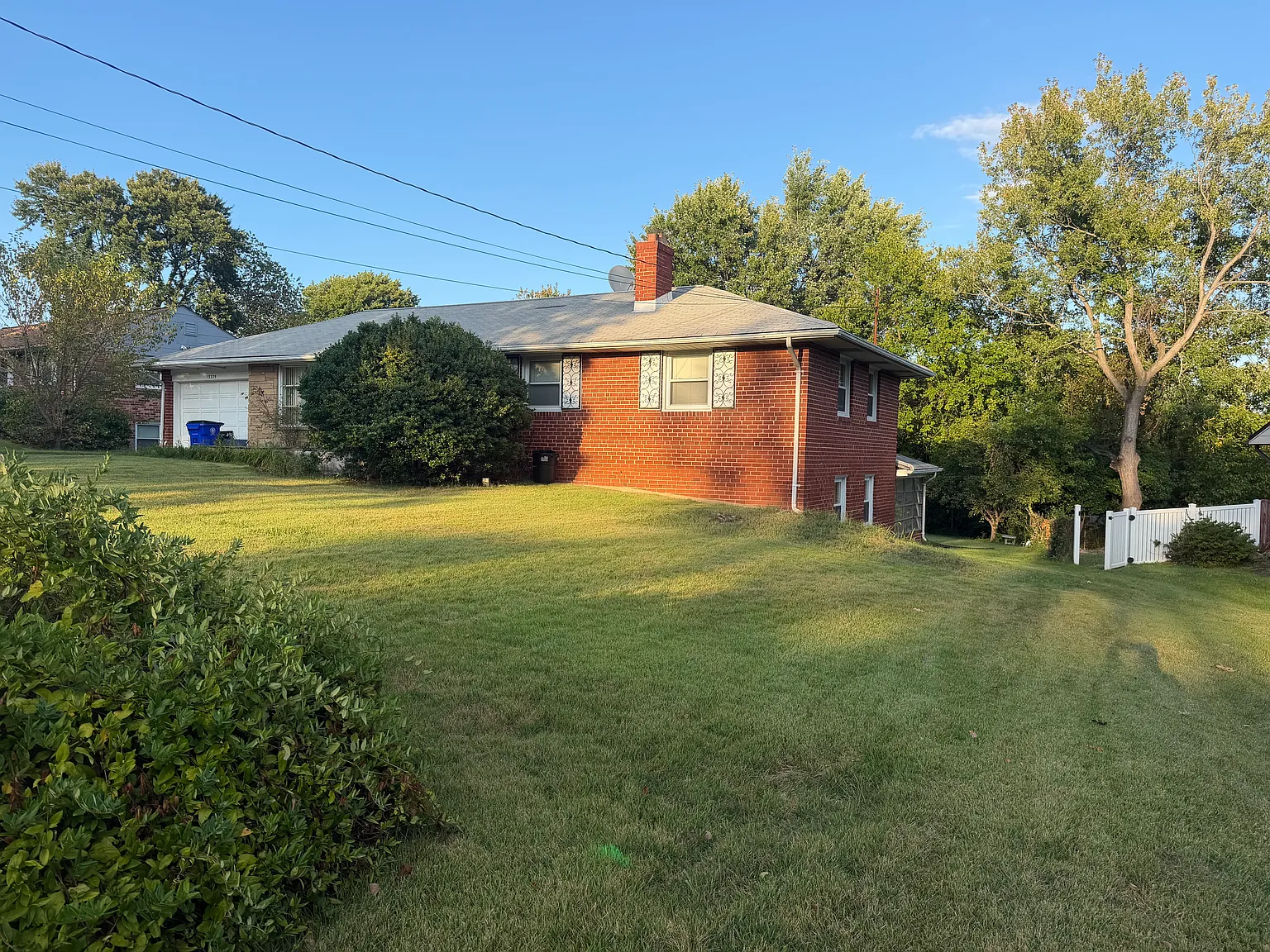 2 bed, 1.5 bath, 1250 sqft, $1,600 — Photo 2