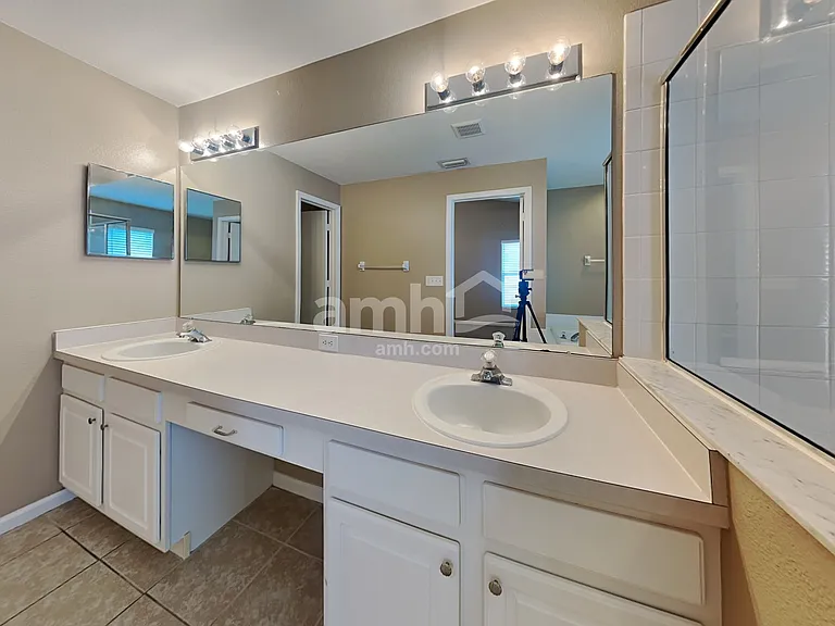 1107 Summer Breeze Dr — Photo 12