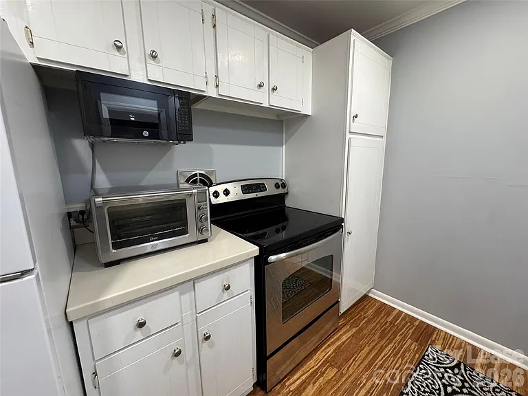 1323 Queens Rd #303 — Photo 11