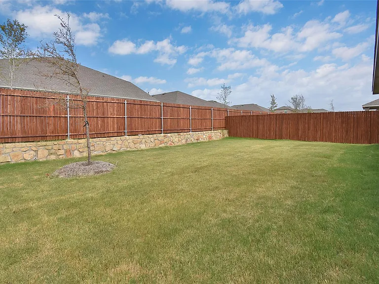7221 Mayplace Dr — Photo 20
