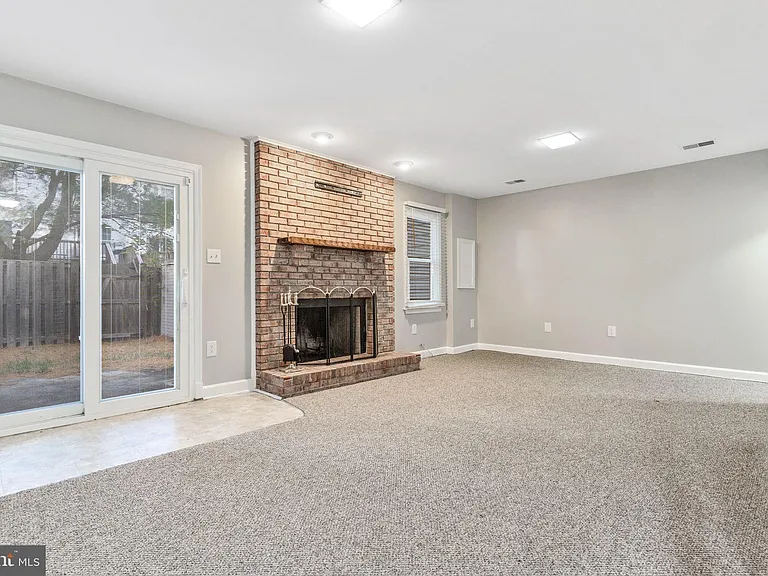 2148 Colonel Way — Photo 29