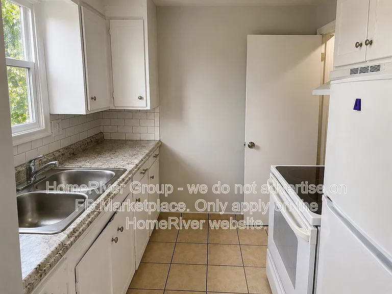 1415 N Main St — Photo 4