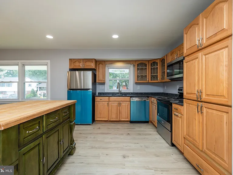 1419 Emory Rd — Photo 9