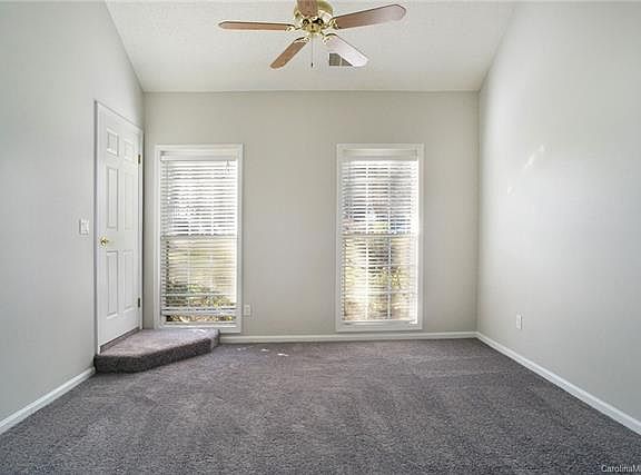 4th image of 8118 Ashwood Dr