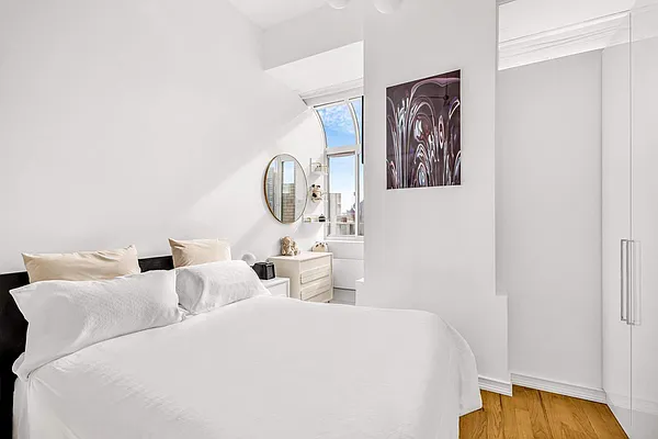 Rented by Sotheby's International Realty | media 7