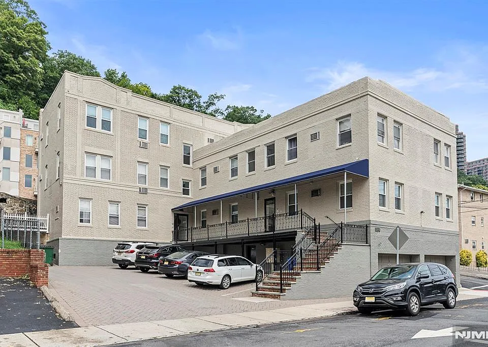 280 Undercliff Ave #2