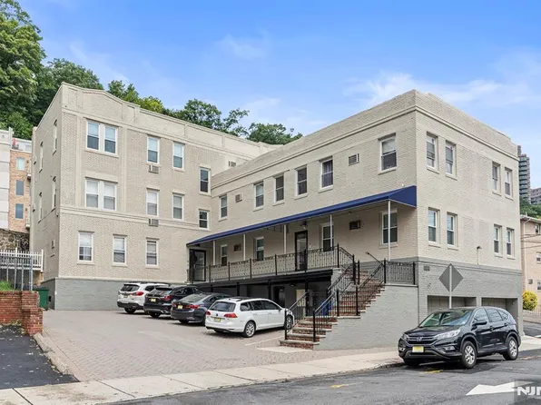 280 Undercliff Avenue image 1 of 23