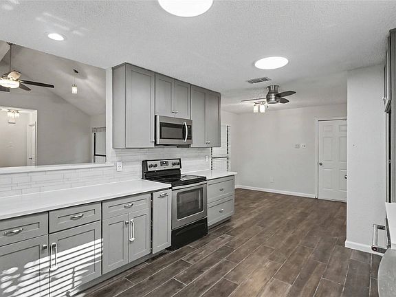 3rd image of 708 Whitewing Dr