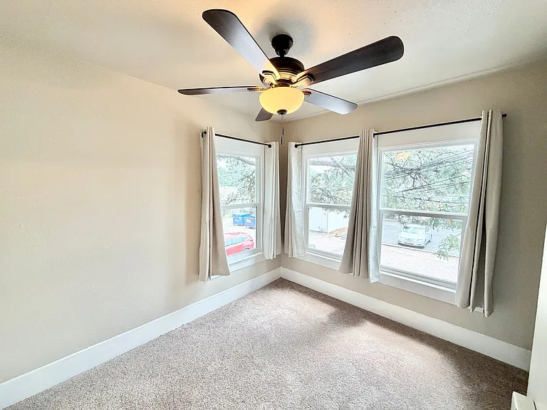209 E Willamette Ave #1/2 — Photo 9