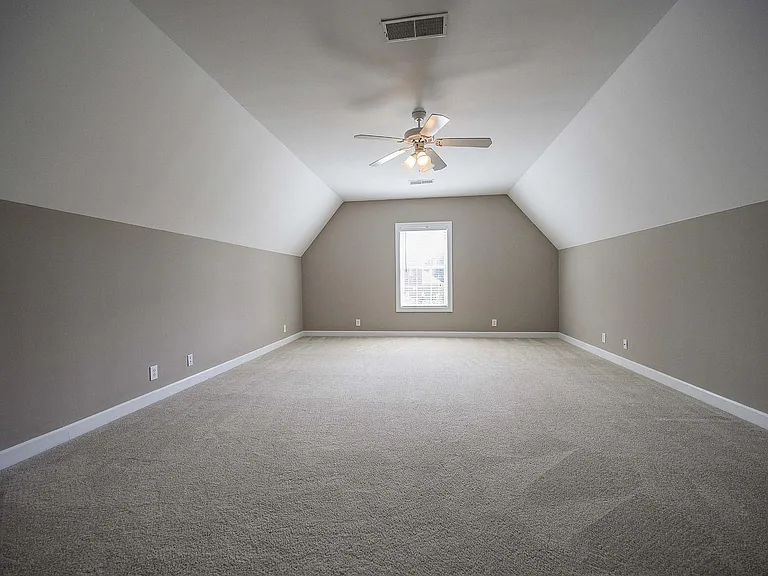 2256 Westwood Dr — Photo 20