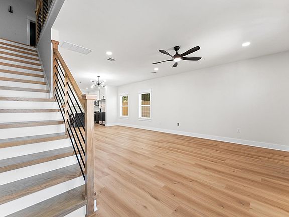 4th image of 7222 Market St