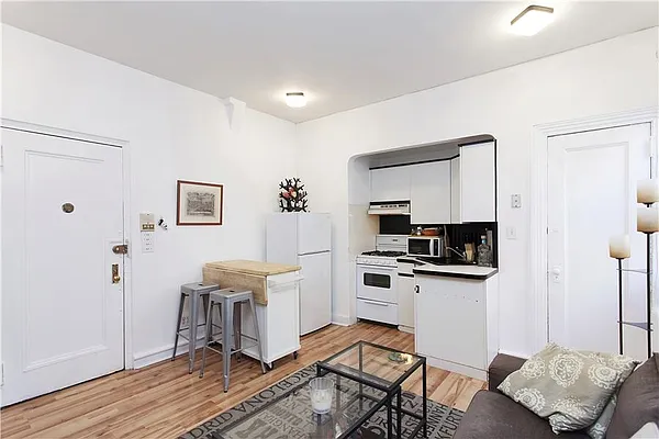 Sold by Raz Realty | media 15