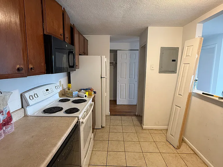 330 Shirley St #36 — Photo 9
