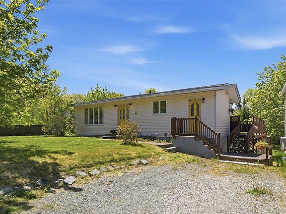 2nd image of 40 Squires Avenue