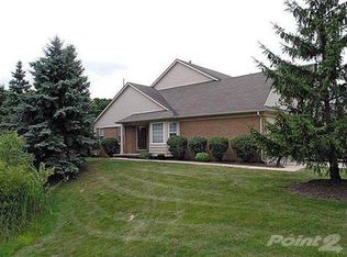 5384 Pine Needle Dr, Grand Blanc, MI 48439