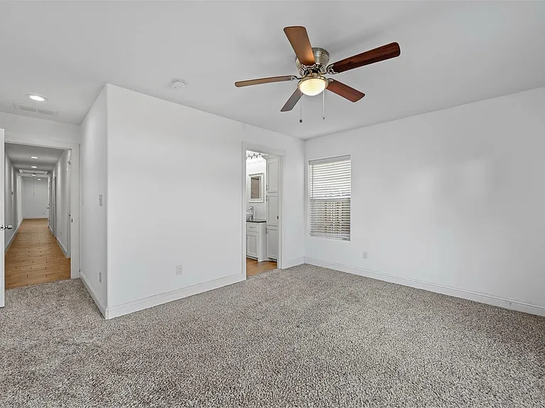 607 E Carter St #607 — Photo 11