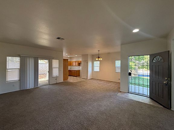2nd image of 406 E Avenue J7