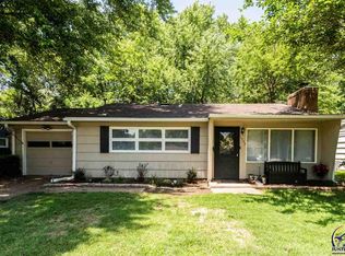 1532 SW 23rd St, Topeka, KS 66611